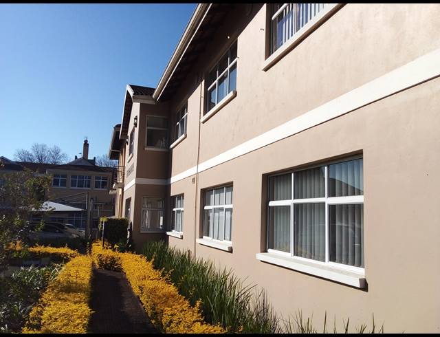 16M² BUSINESS TO LET IN CLARENDON
